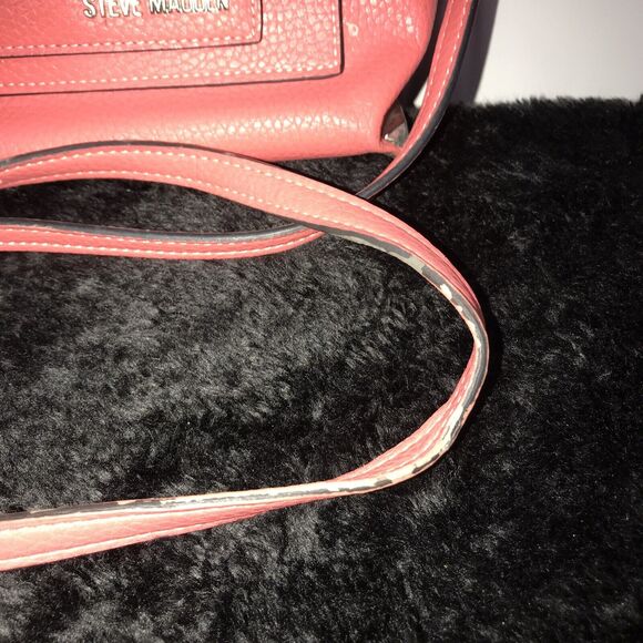Steve Madden Bsoll Purse Crossbody CORAL - Picture 2 of 12